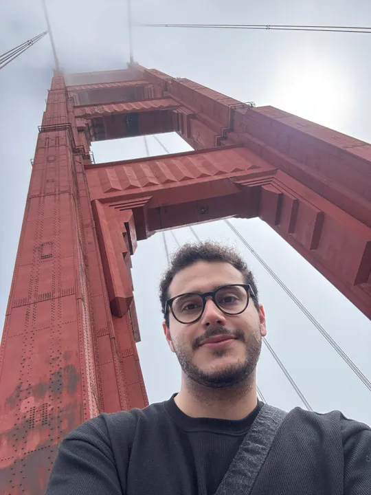 Kadir Lofca at the Golden Gate bridge in San Fransisco.